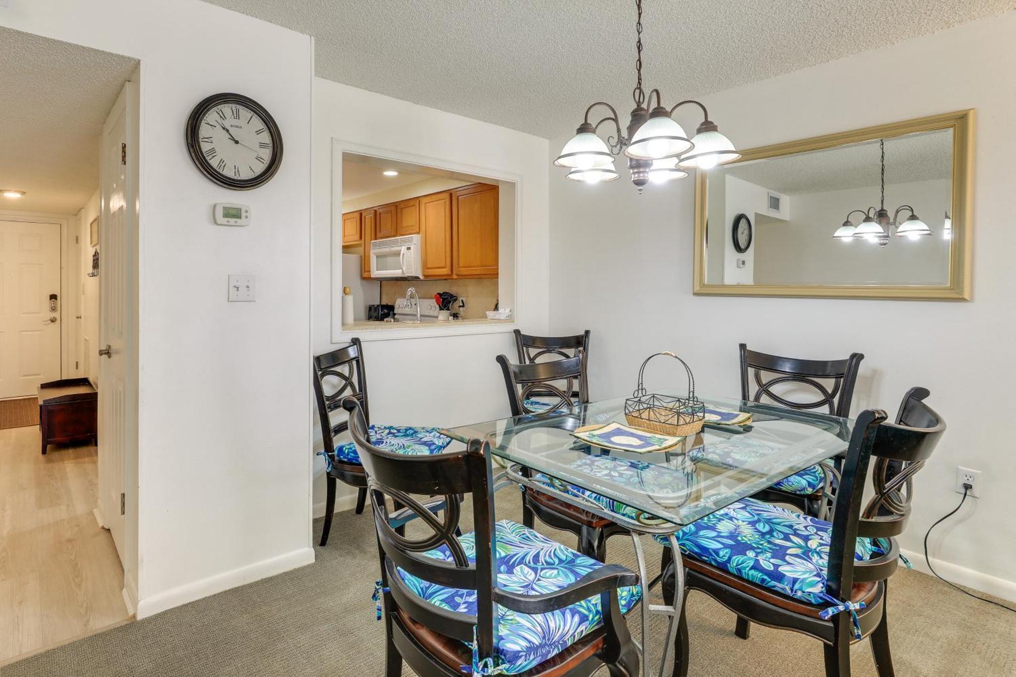 Central Cocoa Beach Condo With View, Steps To Beach! Bagian luar foto