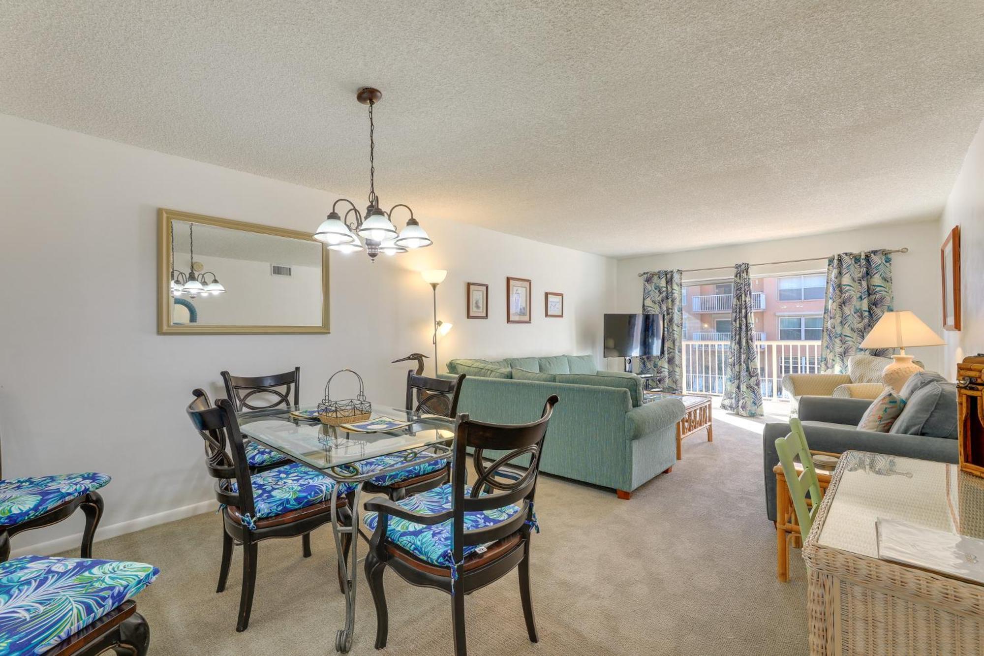 Central Cocoa Beach Condo With View, Steps To Beach! Bagian luar foto